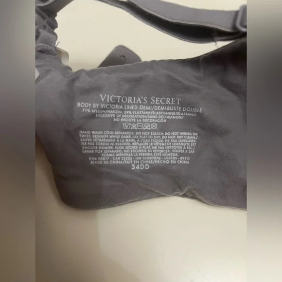 Victoria’s Secret body by Demi 34DD - Picture 2 of 2